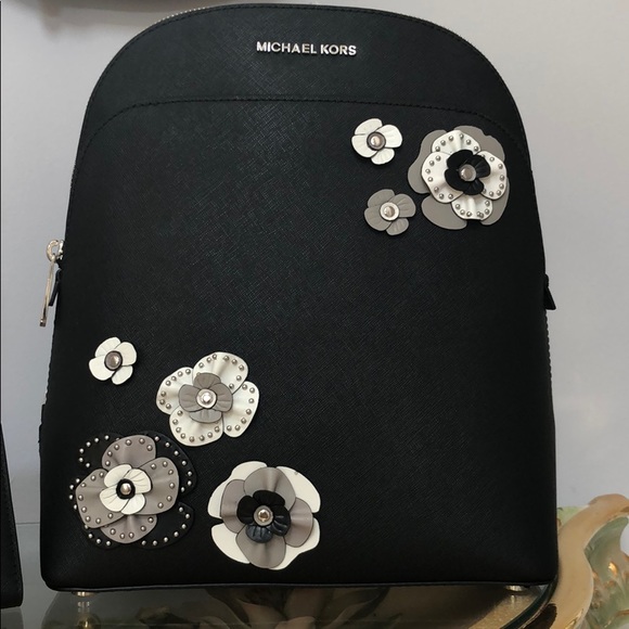 Michael Kors Large Emmy with matching wallet - Picture 2 of 4